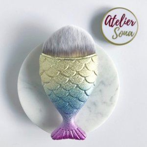 Mermaid Fishtail Brush - Pastel